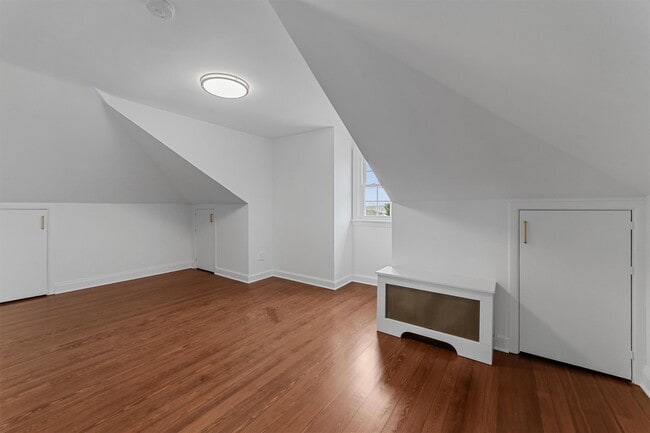 Building Photo - 70 Normandy Rd