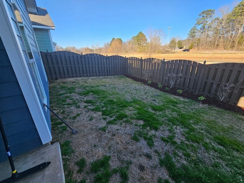 Building Photo - 1008 Highgrove Hts NW