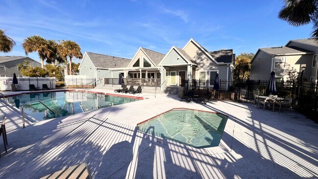 Building Photo - Cozy Casselberry Condo Available - Move In...