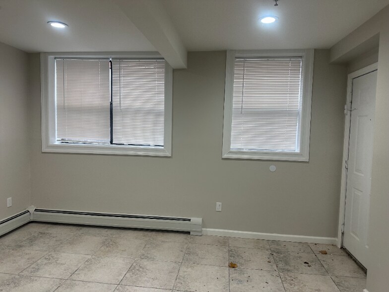 Building Photo - 67 Brinkerhoff St