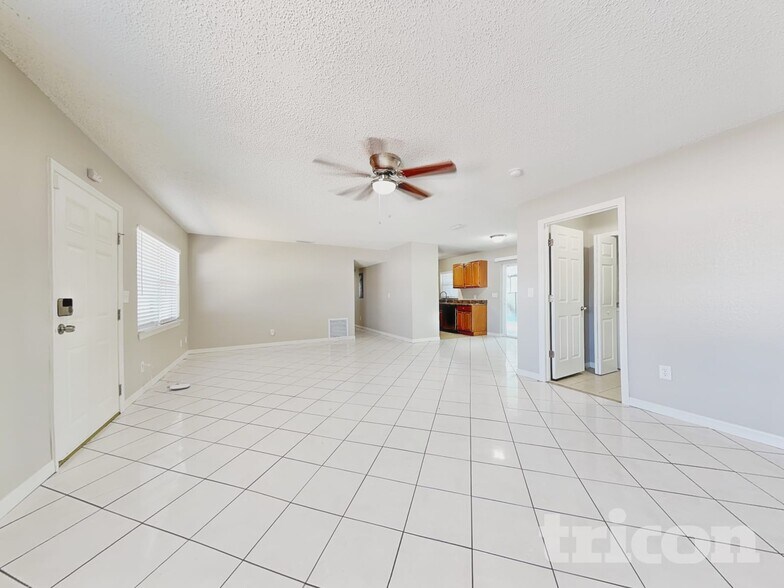 Building Photo - 5110 Cresthill Dr