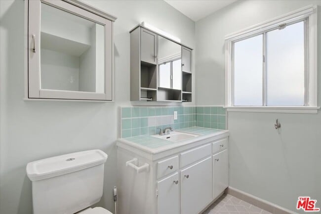 Building Photo - 12818 Hatteras St