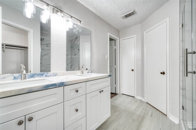 Building Photo - 2014 Powder Mist Ln