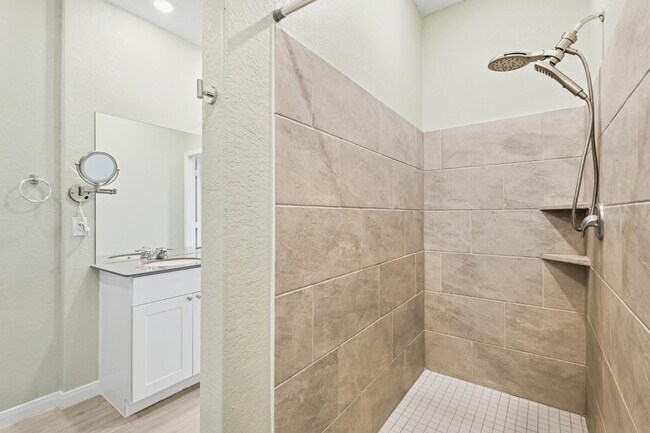 Building Photo - 5340 Cloves Cv