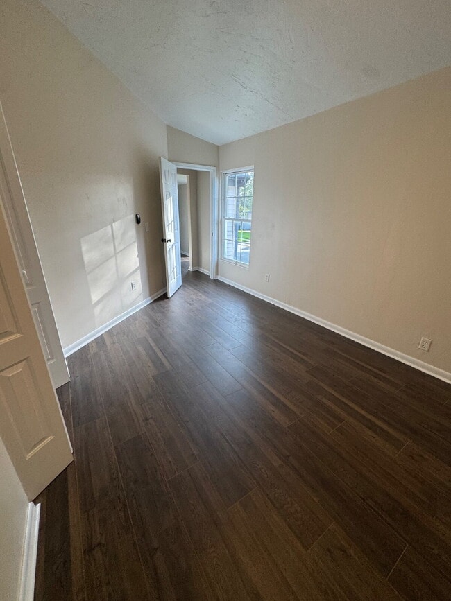 Building Photo - 4 bedroom 3 full bath home for rent in mandarin area.