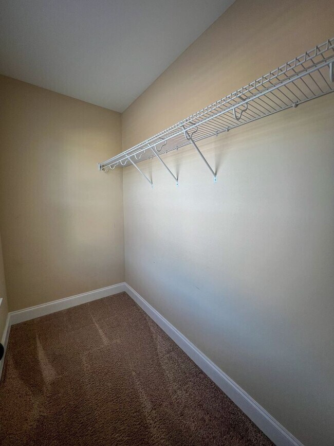 Building Photo - Short Term Leases Options! Gorgeous 5 Bedr...