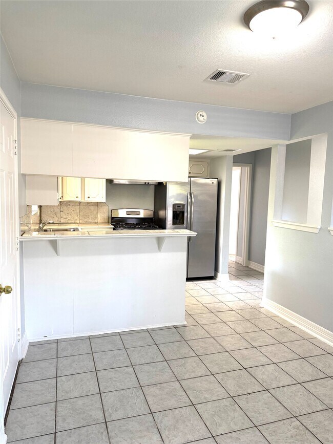 Building Photo - 954 Crestbrook Dr