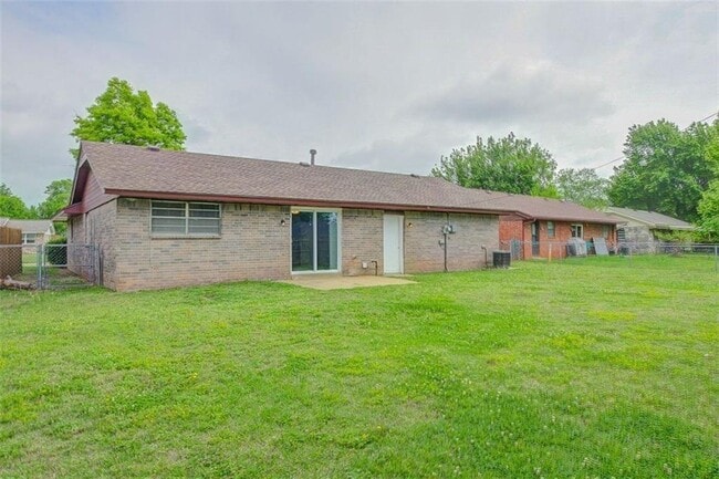 Building Photo - 1502 Briar Meadow Rd