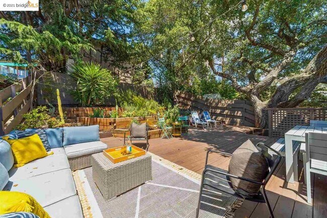 Building Photo - Beautiful Lincoln Heights Retreat W/ Chef’s Kitchen & Expansive Deck
