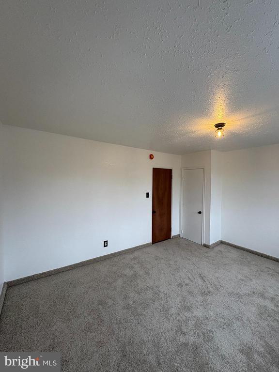 Building Photo - 5504 Devon St