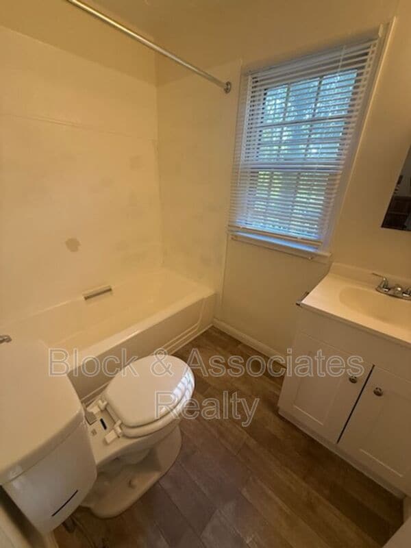 Building Photo - 1326 Spanish Dr