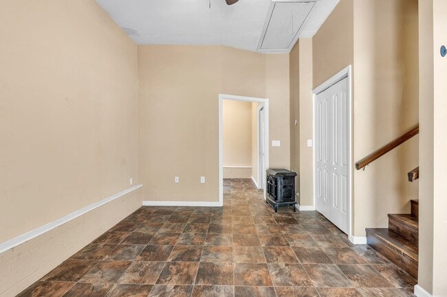 Building Photo - Beautiful Red Bank Home!
