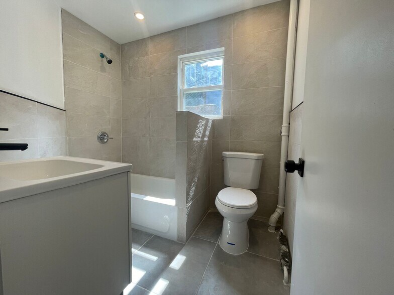 Unit 1 - 56 Atlantic St