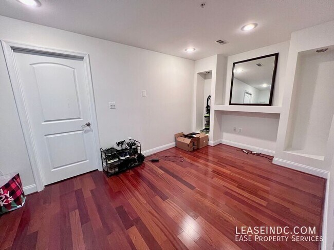 Building Photo - 3573 Warder St NW