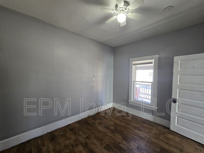 Building Photo - 208 Clay St