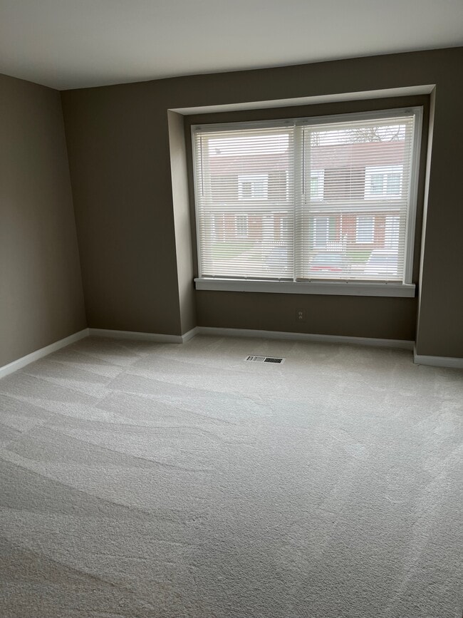 Building Photo - 8517 Pioneer Dr