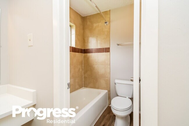 Building Photo - 723 Brookford Dr