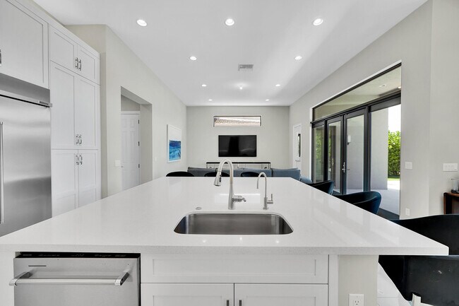 Building Photo - 9081 Chauvet Wy