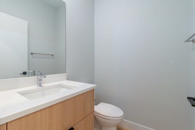 Building Photo - 3947 W Dakin St