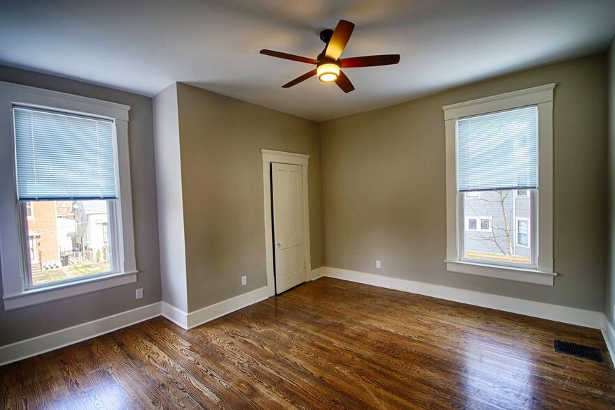 Building Photo - 2038 Bonnycastle Ave