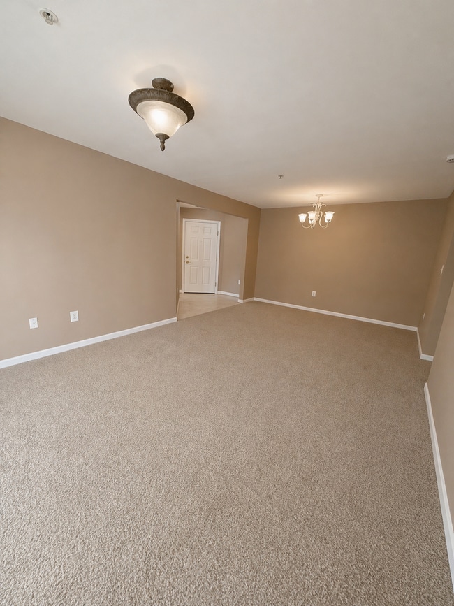 Building Photo - 1411 Bonnett Pl