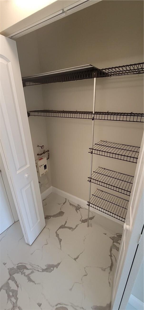 Building Photo - 2771 Riverside Dr