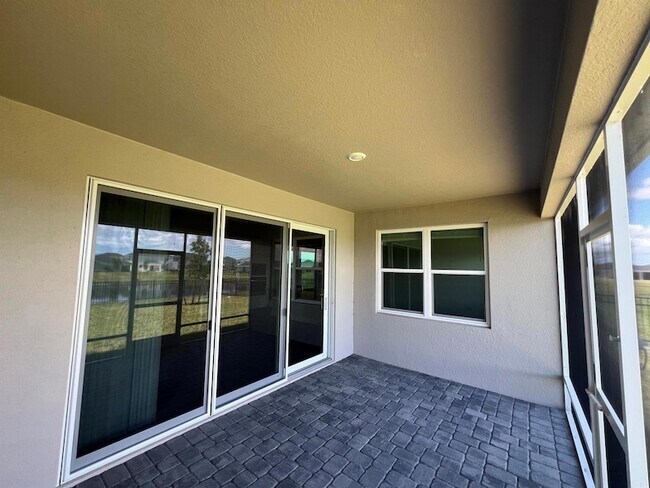 Building Photo - 6305 Cloverdale Ave