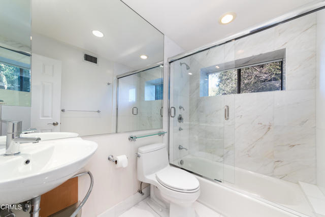 Building Photo - 363 Patrician Way