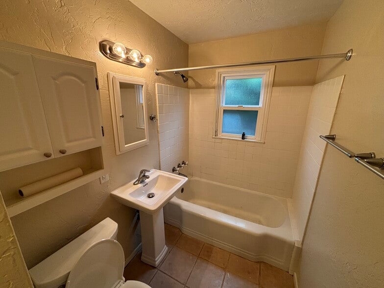 Building Photo - 2632 A St