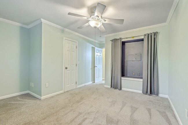 Building Photo - 502 Stinson Dr
