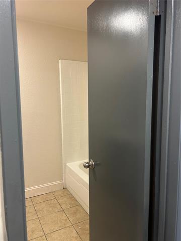 Building Photo - 2043 Chestnut Rd