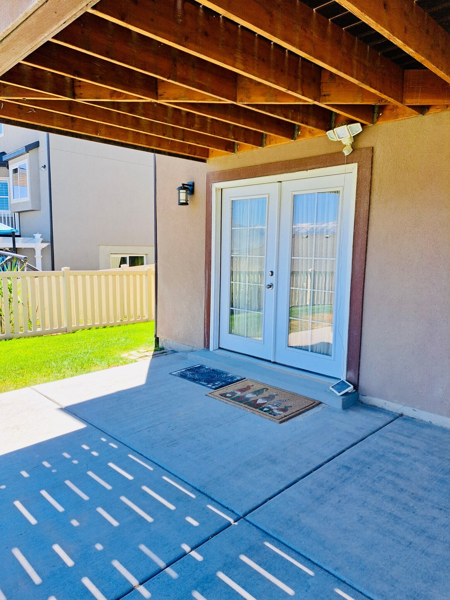 Building Photo - 334 W Shadow Ridge Dr