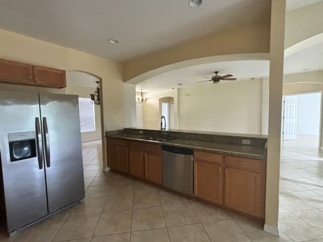 Building Photo - Bellalago Home