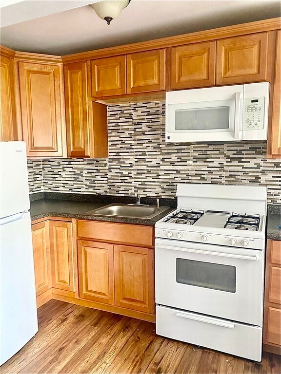 Building Photo - 21 Hart St