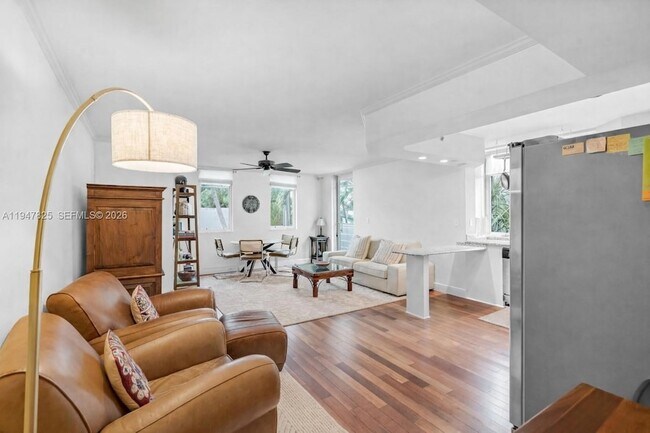 Building Photo - 1532 Drexel Ave