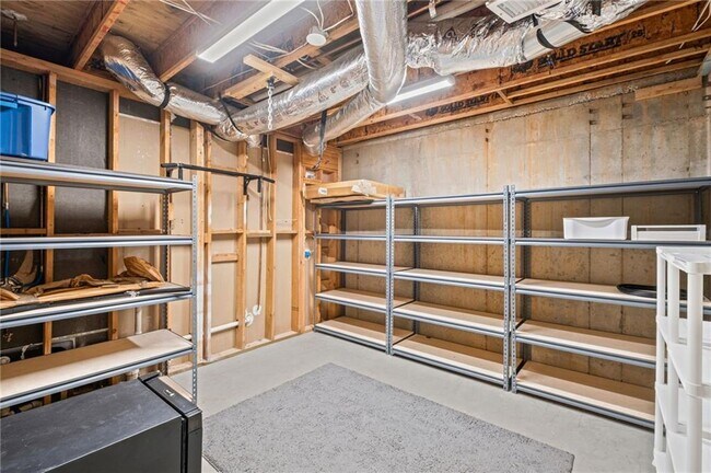 Building Photo - 710 Weybridge Pl