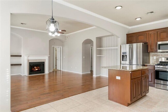 Building Photo - Glenpool Beauty!  3 Bedroom, 2 Bath Home