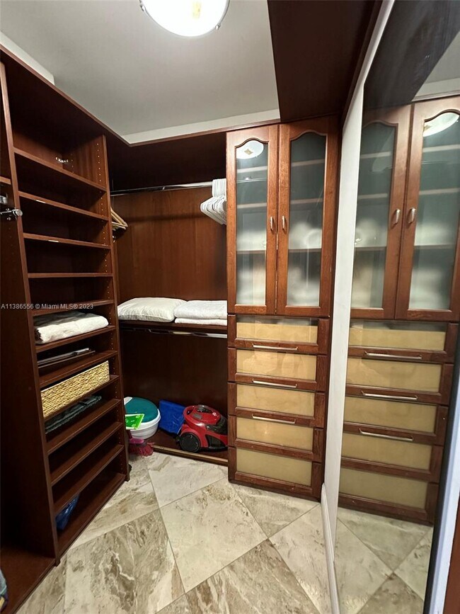 Building Photo - 2301 Collins Ave