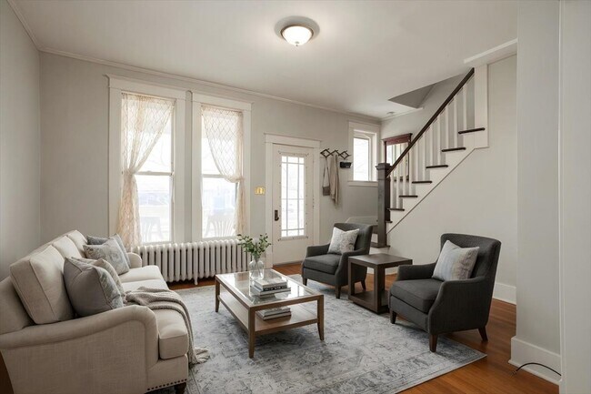 Building Photo - 246 Prospect Ave NE