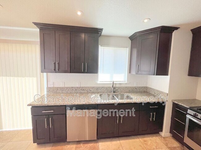 Building Photo - 11155 Pomelo Dr