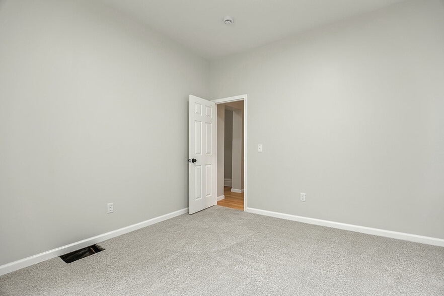 Building Photo - 3828 Wisconsin Ave