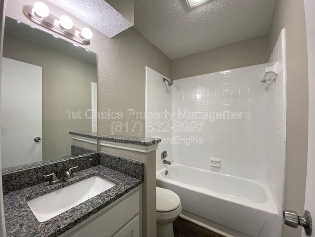 Building Photo - 6706 Crestmont Ct