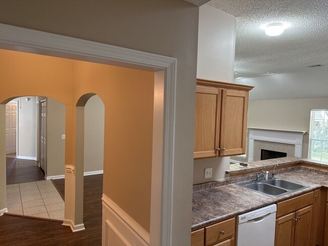 Building Photo - 567 Laurel Hill Cir