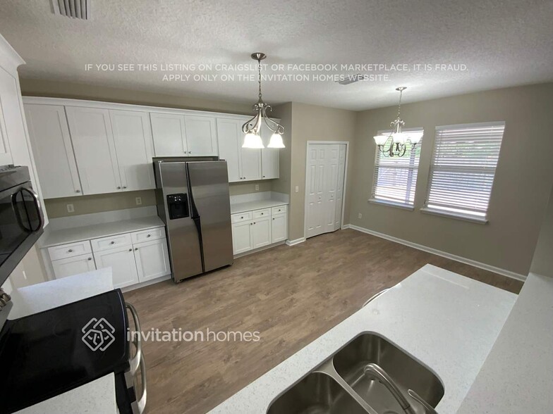 Building Photo - 251 Prince Phillip Dr