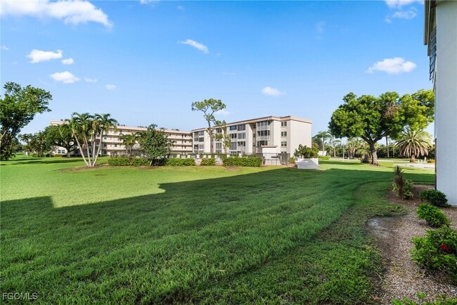 Building Photo - 1624 Pine Valley Dr