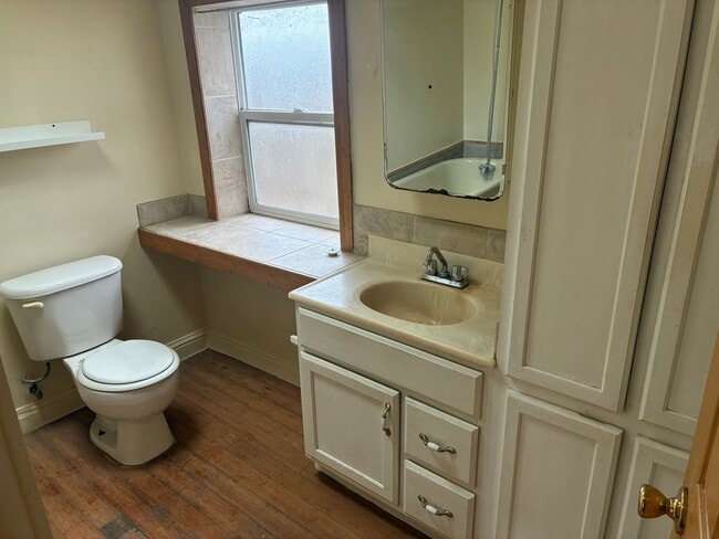 Building Photo - 3260 West End Rd