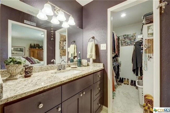 Building Photo - 13218 Villa Park Dr