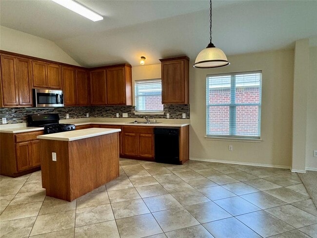 Building Photo - 1692 Amberwood Loop