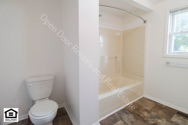 Building Photo - Now available 3 bedroom home