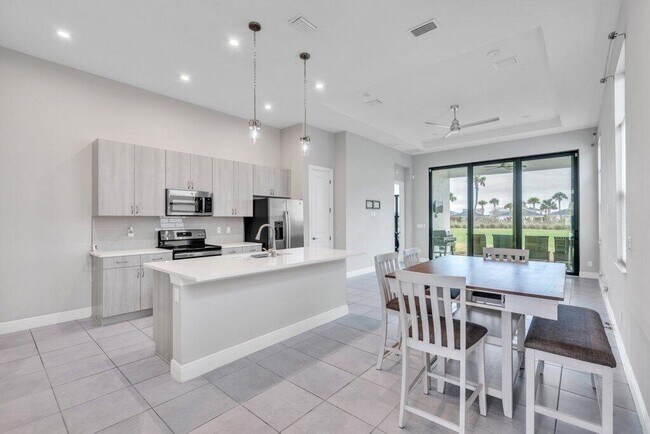 Building Photo - 9399 SW Pepoli Way